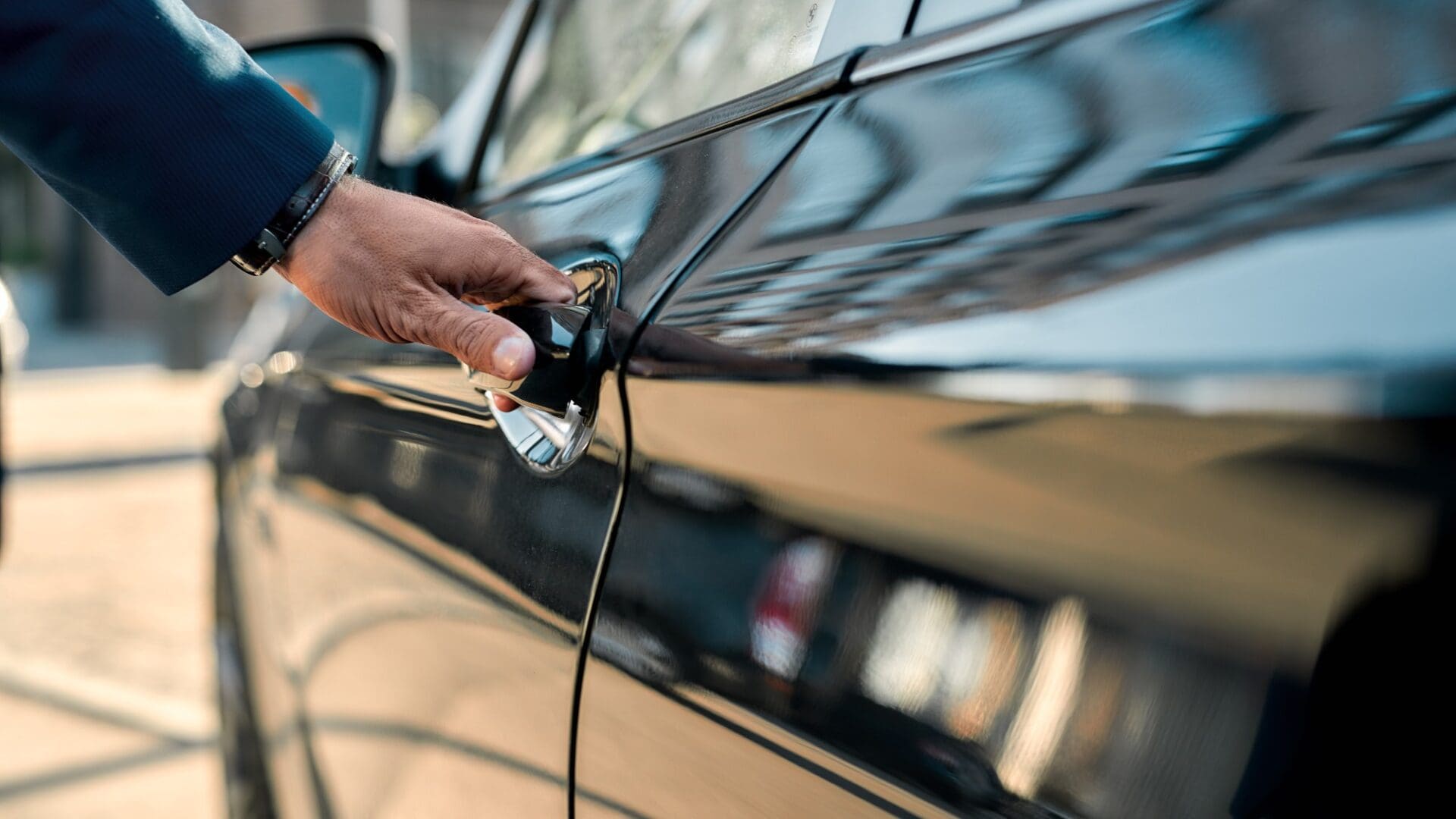 luxury black car airport transfer